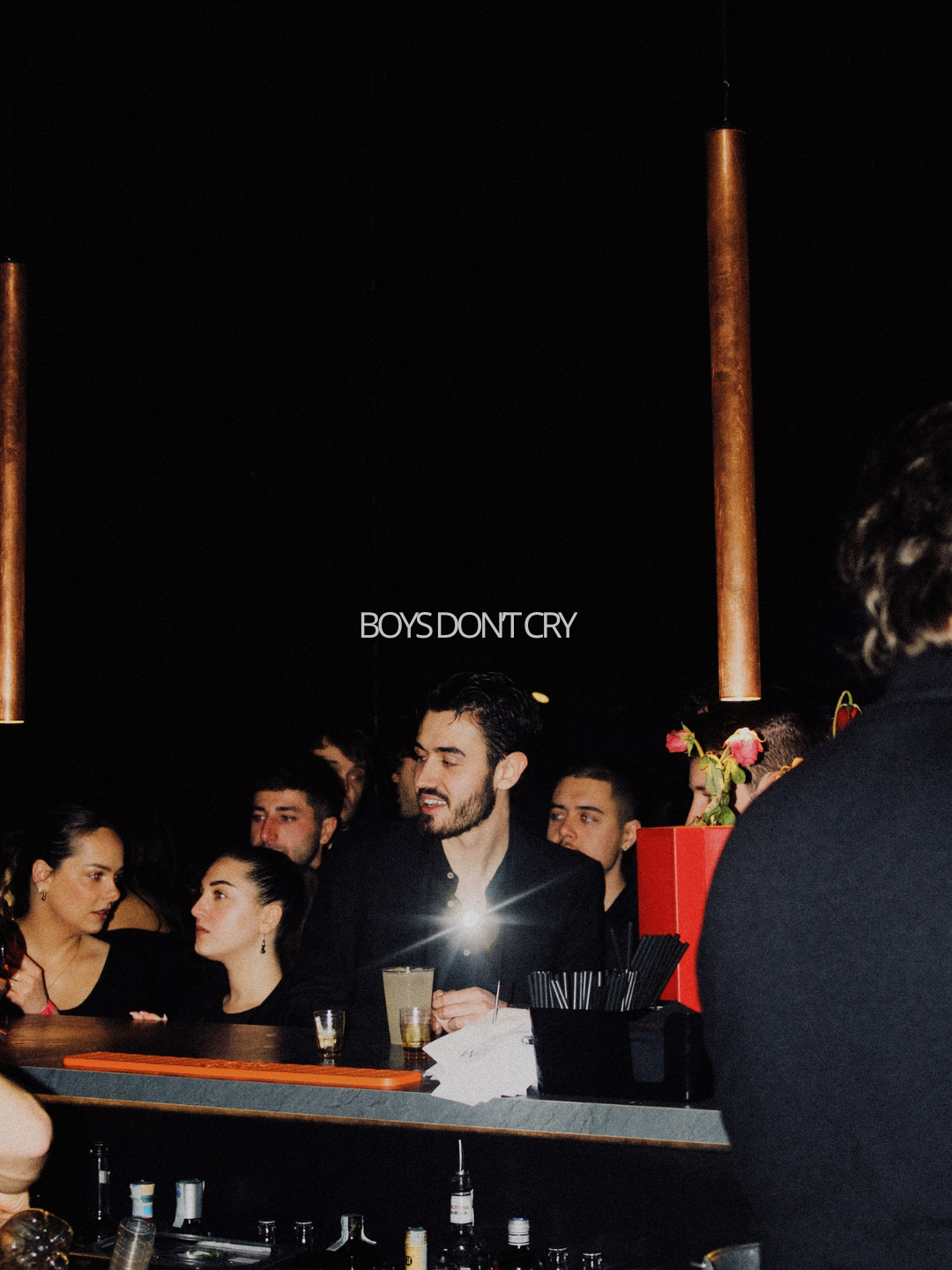 secret location party - MORA LOUNGE BAR — foto 1